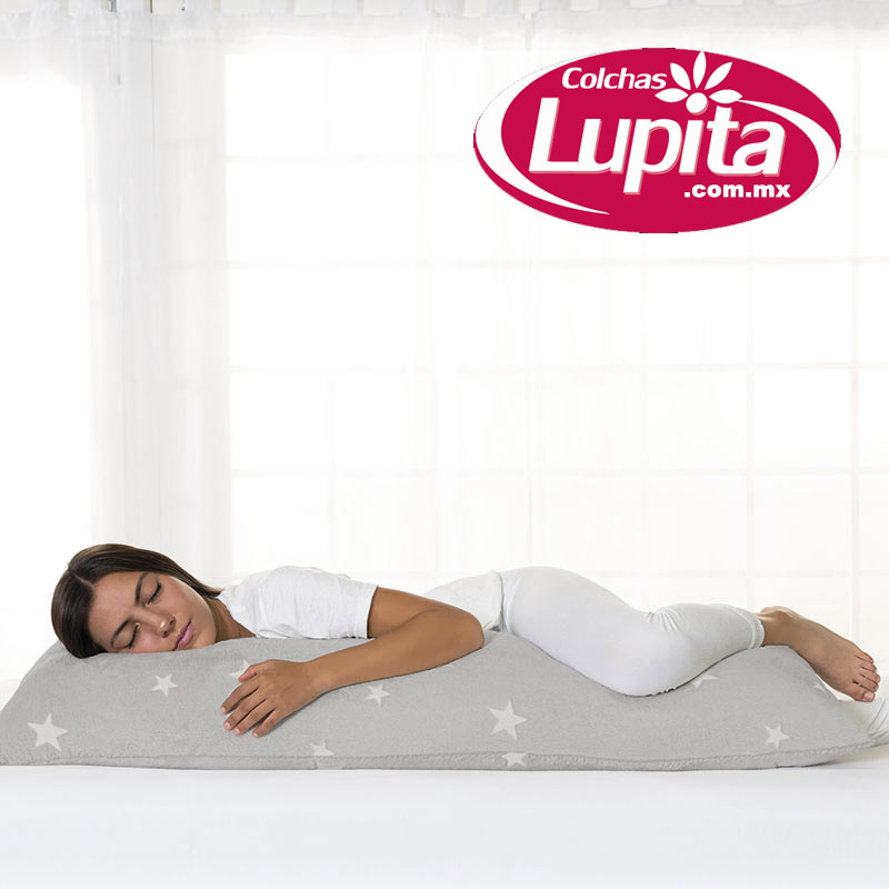 ALMOHADA INVERNAL ABRAZABLE SHINE Vianney Colchas Lupita